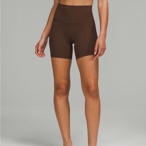 Lululemon Align Shorts in Java 6”